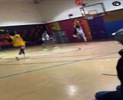 This guy threw a lob to himself, going over his defender&#39;s head, literally.