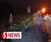 Two Singaporean men were killed and four others injured after being run over by a container lorry at KM111.4 Yong Peng-Pagoh of the North-South Expressway in Batu Pahat, Johor.&#60;br/&#62;&#60;br/&#62;Read more at https://tinyurl.com/2jd9v3f7&#60;br/&#62;&#60;br/&#62;WATCH MORE: https://thestartv.com/c/news&#60;br/&#62;SUBSCRIBE: https://cutt.ly/TheStar&#60;br/&#62;LIKE: https://fb.com/TheStarOnline