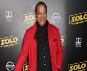 Star Wars&#39; original Lando Calrissian Billy Dee Williams has revealed he had lunch with his successor Donald Glover and told him to &#92;