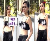 Urfi Javed spotted in her very Unique Look, Fans said- where do such ideas come from? Urfi Javed fixed Fan in her Top and gives beautiful poses. watch video to know more &#60;br/&#62; &#60;br/&#62;#UrfiJaved #UorfiJaved #UrfiJavedNewLook &#60;br/&#62;~PR.132~