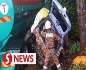 A mother and her three-month-old daughter were killed in an accident at Jalan Tanjung Balau - Bandar Penawar in Kota Tinggi, Johor.&#60;br/&#62;&#60;br/&#62;Read more at https://tinyurl.com/4t3ej2sf&#60;br/&#62;&#60;br/&#62;WATCH MORE: https://thestartv.com/c/news&#60;br/&#62;SUBSCRIBE: https://cutt.ly/TheStar&#60;br/&#62;LIKE: https://fb.com/TheStarOnline&#60;br/&#62;