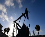 U.S. oil prices rose yesterday in response to hopes that interest rate cuts could be on their way.According to the S&amp;P flash U.S. manufacturing survey showed American manufacturing fell to a four month low in March, with a reading of 49.9.A reading below 50 suggests the economy is contracting, which could push the Fed to cut rates sooner rather than wait for later in the year.