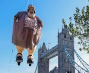 Londoners were left bemused after spotting Harry Potter’s Aunt Marge suspended in mid-air by Tower Bridge.&#60;br/&#62;&#60;br/&#62;The hefty replica played on the comical scene in Harry Potter and the Prisoner of Azkaban, where Harry Potter unintentionally casts an inflating charm on his Aunt Marge, causing her to inflate like a balloon and float away.&#60;br/&#62;&#60;br/&#62;Weighing a staggering 95kgs, with a circumference spanning 11.7m, the bulging Aunt Marge appeared to be hovering in front of the iconic landmark.&#60;br/&#62;&#60;br/&#62;Coming in at 6.5 metres high, it took 40m3 of air to inflate the colossal figure – enough to fill 140 standard party balloons.&#60;br/&#62;&#60;br/&#62;It was launched into the ether to mark the unveiling of a new Return to Azkaban [https://www.wbstudiotour.co.uk/whats-on/return-to-azkaban/] feature at the Warner Bros. Studio Tour London - The Making of Harry Potter, which marks the 20th anniversary of the cinematic release of Harry Potter and the Prisoner of Azkaban.