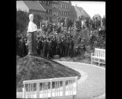 Reportage about the unveiling of the bust of Marie Amalie Dorothea Reenen-Völter (5 March 1854 - 10 July 1925), wife of &#124; dG1fcDJUR0dPZ2tHOFU