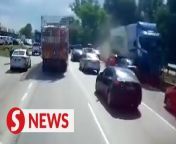 Three motorists were injured in the accident where a trailer lorry rammed into 11 other vehicles along the Pasir Gudang highway in Johor Baru on Monday (March 25) afternoon. &#60;br/&#62;&#60;br/&#62;It is believed the accident occurred when a black Continental car coming from Perling tried to enter the right lane from the middle lane. &#60;br/&#62;&#60;br/&#62;Read more at https://shorturl.at/gosQ1&#60;br/&#62;&#60;br/&#62;WATCH MORE: https://thestartv.com/c/news&#60;br/&#62;SUBSCRIBE: https://cutt.ly/TheStar&#60;br/&#62;LIKE: https://fb.com/TheStarOnline&#60;br/&#62;