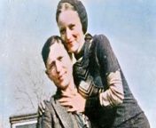 Maybe you&#39;ve seen the movie or TV versions, but this is the real story of Bonnie Parker and Clyde Barrow&#39;s most notorious and violent crimes... some of which were pulled off with a little help from the American government.