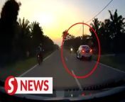 A 58-year-old motorcyclist was killed in a head-on collision with a car along Jalan Muar-Parit Sulong on Johor on Tuesday morning (Feb 27).&#60;br/&#62;&#60;br/&#62;Read more at http://tinyurl.com/yz29cp9z&#60;br/&#62;&#60;br/&#62;WATCH MORE: https://thestartv.com/c/news&#60;br/&#62;SUBSCRIBE: https://cutt.ly/TheStar&#60;br/&#62;LIKE: https://fb.com/TheStarOnline