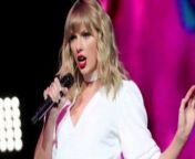In a heartwarming and unforgettable moment, Pop Singer Superstar Taylor Swift kicked off her concert at Singapore National Stadium on March 7, 2024, with a touch of Singaporean flair. The enchanting scenes unfolded as Taylor Swift, in a sold-out stadium, uttered the words &#92;