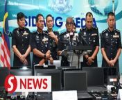 Bukit Aman has confirmed that one of the two Malaysians caught by Thai police is the head of the Nicshare investment scam.&#60;br/&#62;&#60;br/&#62;Federal Commercial Crime Investigation Department (CCID) director Comm Datuk Seri Ramli Mohamed Yoosuf said that the 42-year-old Malaysian arrested was the scam&#39;s mastermind.&#60;br/&#62;&#60;br/&#62;Read more at https://tinyurl.com/3jjrcs93&#60;br/&#62;&#60;br/&#62;WATCH MORE: https://thestartv.com/c/news&#60;br/&#62;SUBSCRIBE: https://cutt.ly/TheStar&#60;br/&#62;LIKE: https://fb.com/TheStarOnline