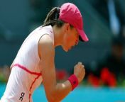 Iga Swiatek continued her dominant form in Madrid with a straight sets win over Sara Sorribes Tormo