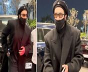 Simmba actor Ranveer Singh spotted at Mumbai Airport in style. The Bollywood star was seen gearing a classy all-black attire for his airport voyage.